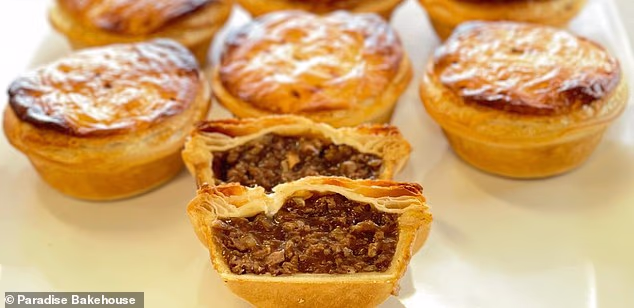 Obožavatelji australskog nogometa obično gunđaju što moraju platiti 6,50 dolara za pitu u MCG-u