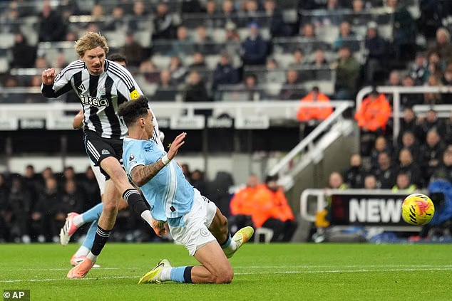 Nick Woltemade je vidio tri pokušaja koje je obranio Gianluigi Donnarumma, ali to je bio veliki napredak