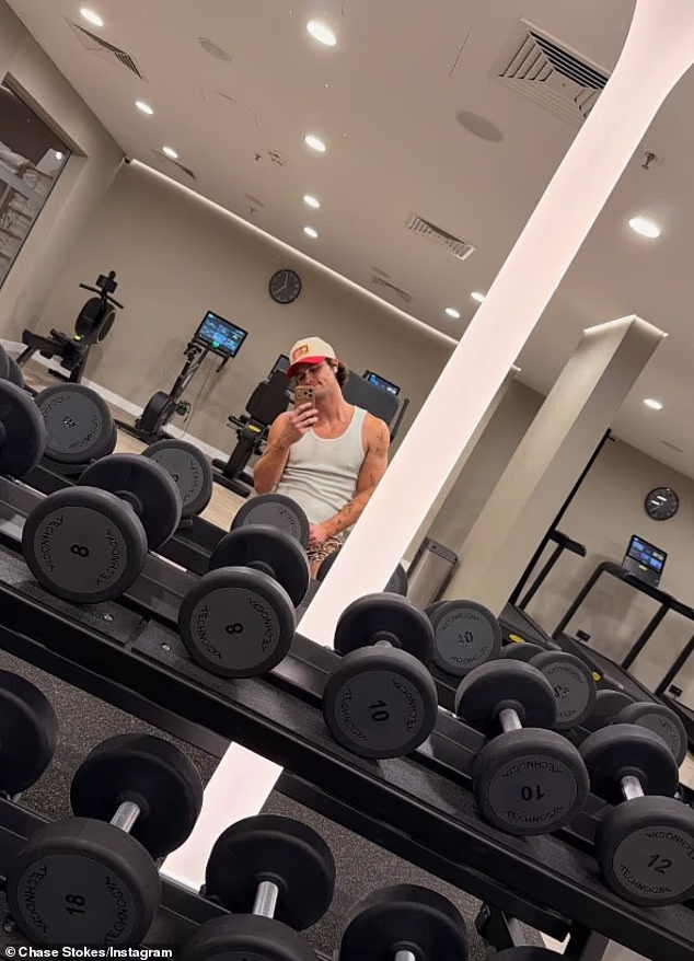 Već sljedećeg dana, Us je tvrdio da je Ballerinijev video s prvim rodeom 'srce slomljeno' zbog njihovog prekida: 'Bilo je to bez prestanka uspona i padova' (objavljeno 29. listopada)