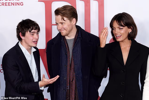 Glumačka ekipa bila je oduševljena jer su se ponovno okupili na crvenom tepihu nekoliko mjeseci nakon snimanja