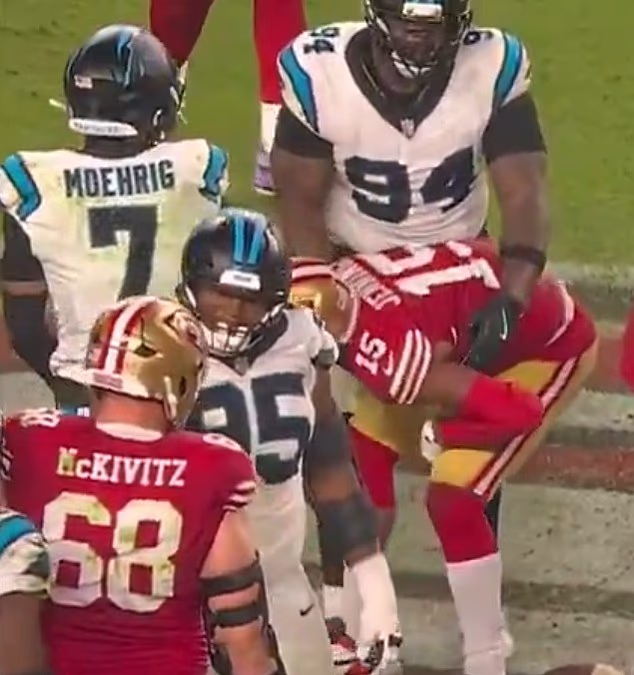 Ranije u igri, čini se da je Moehring udario Jenningsa ispod pojasa - što je dovelo do toga da se primač udvostruči od boli od udarca, što je kasnije moglo dovesti do osvete