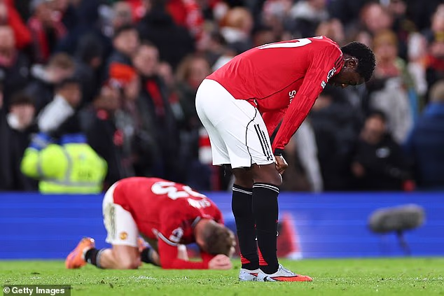 Menadžerova momčad Manchester Uniteda poražena je kod kuće od 10 igrača, gostujućeg Evertona