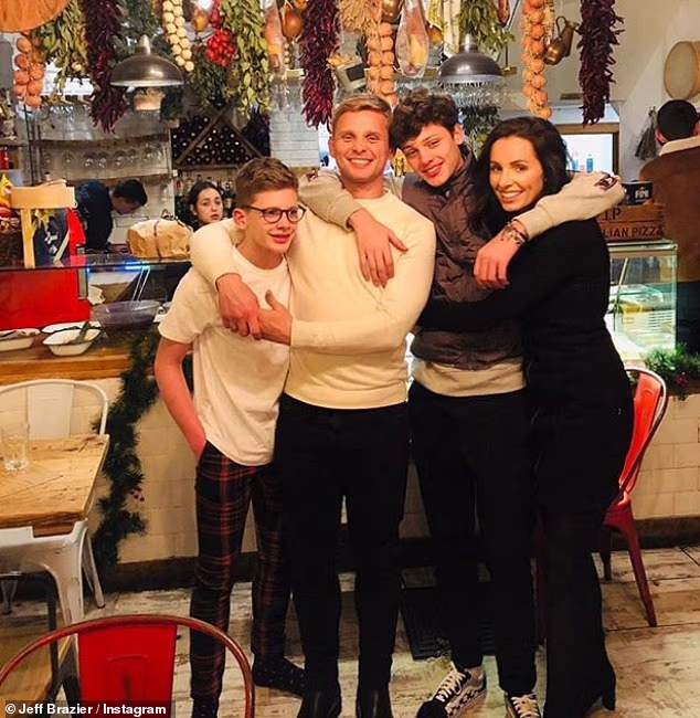 Brazier i gospođa Dwyer (35) upoznali su se 2013. dok su radili na ITV-jevom snimanju emisije This Morning i vjenčali se u Portugalu pet godina kasnije, a njegova dva sina iz prethodne veze, Bobby (22) i Freddy (21), bili su kumovi