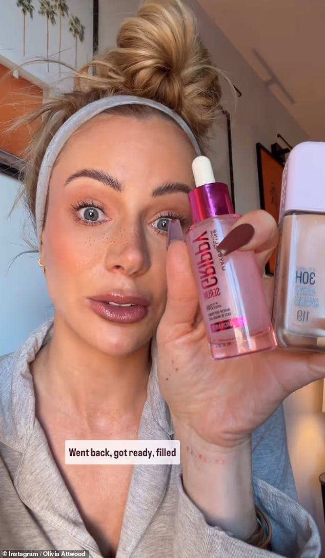 Nakon jutarnje kave, Olivia je snimila nekoliko promotivnih sadržaja za svoje društvene mreže prije nego što se promijenila u opušteni izgled