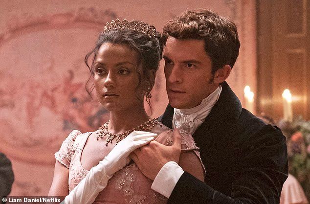 Glumac je već bio popularan kad su ga šefovi pokušali angažirati za ulogu princa Fiyera, budući da je glumio i u Bridgertonu (na slici) i u filmu Suputnici