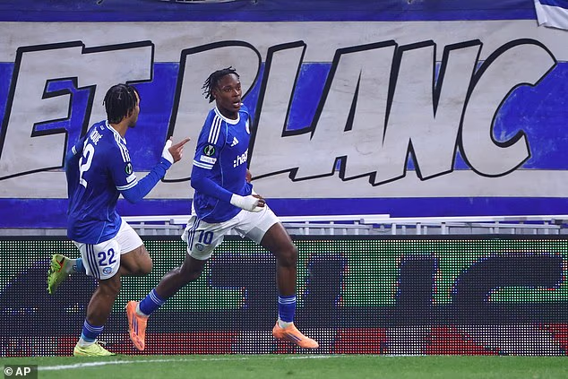 Probleme obrani Palacea zadao je Emanuel Emegha, koji će se pridružiti Bluesima sljedećeg ljeta