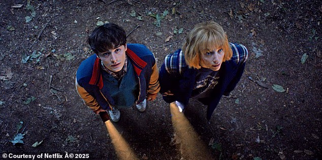 No unatoč dramatičnim scenama obožavatelji su njegovu glumu usporedili s 'lutkom u čarapama' i šalili se da je sigurno preskočio početne sate glume (na slici s Mayom Hawke)