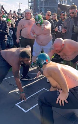 Bivši centar NFL-a sudjelovao je u natjecanju u trbušnjaku usred divljih scena