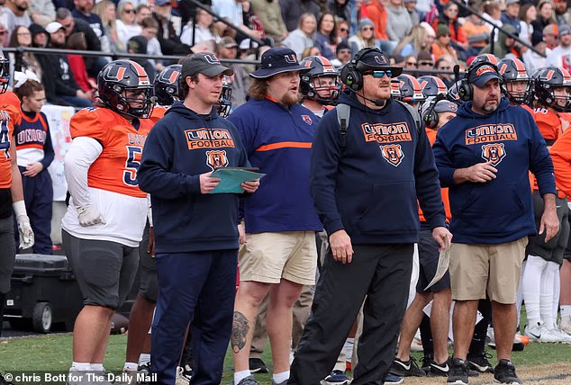 To je prvi put da je član obitelji viđen od objave optužnice