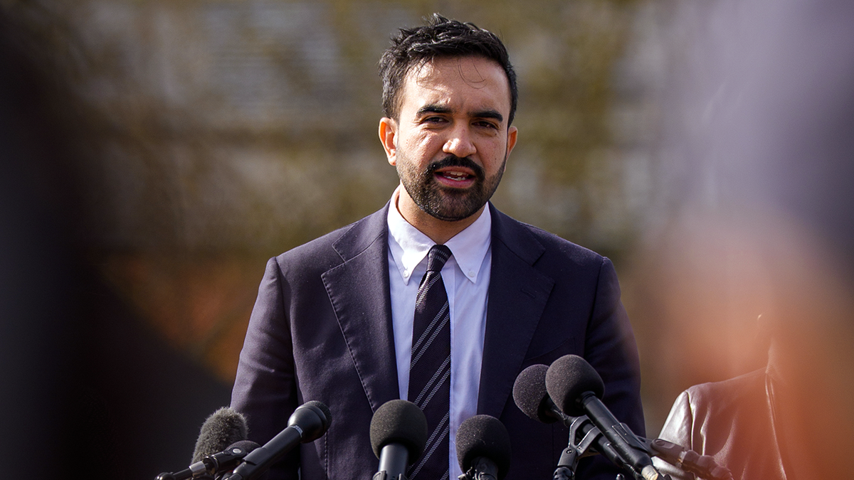 Zohran Mamdani govori na konferenciji za novinare