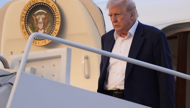 Trumpu se ovo neće svidjeti: Objavljeni novi Epsteinovi mailovi