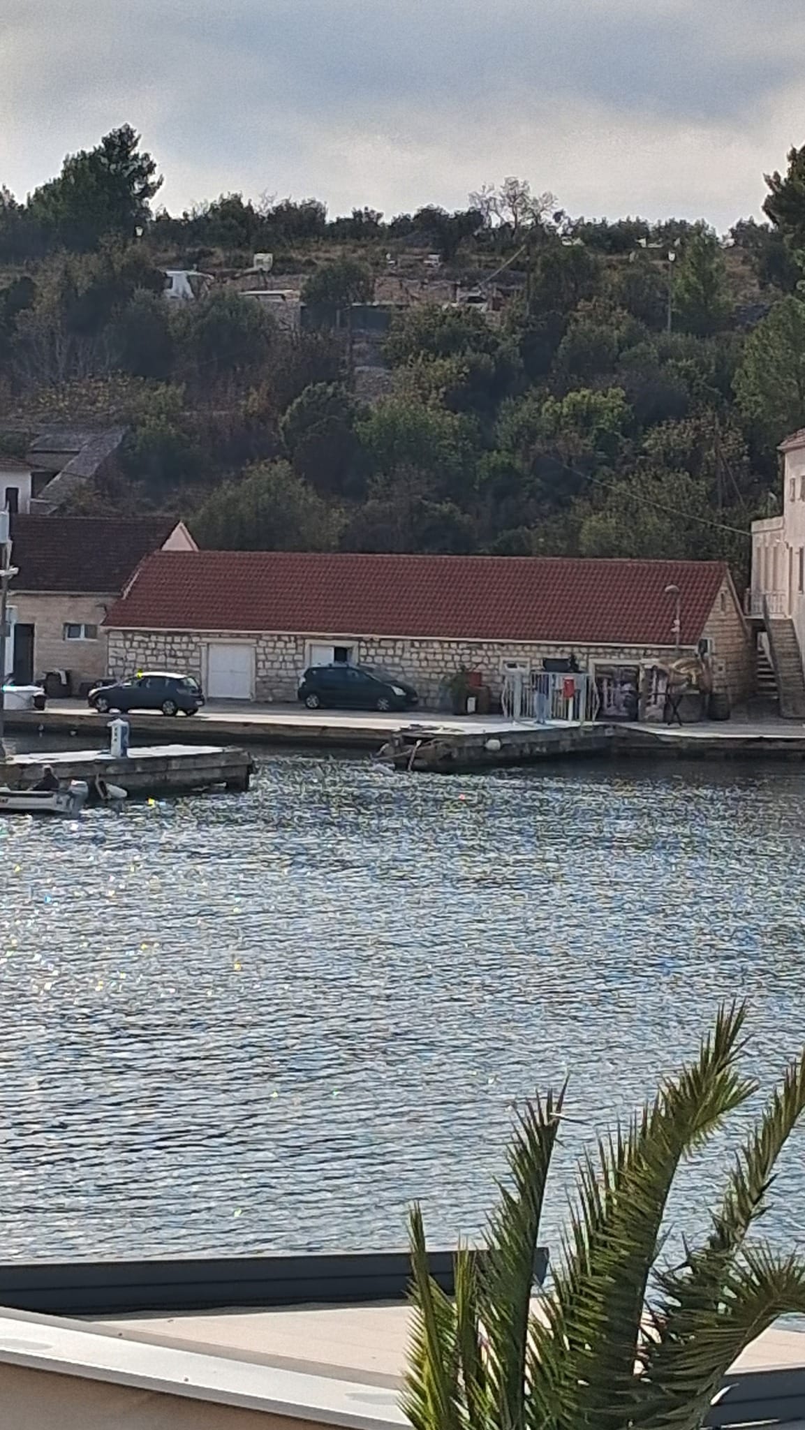 ACI za Morski HR potvrdio: "Urušio se mul u Milni, traje vještačenje"