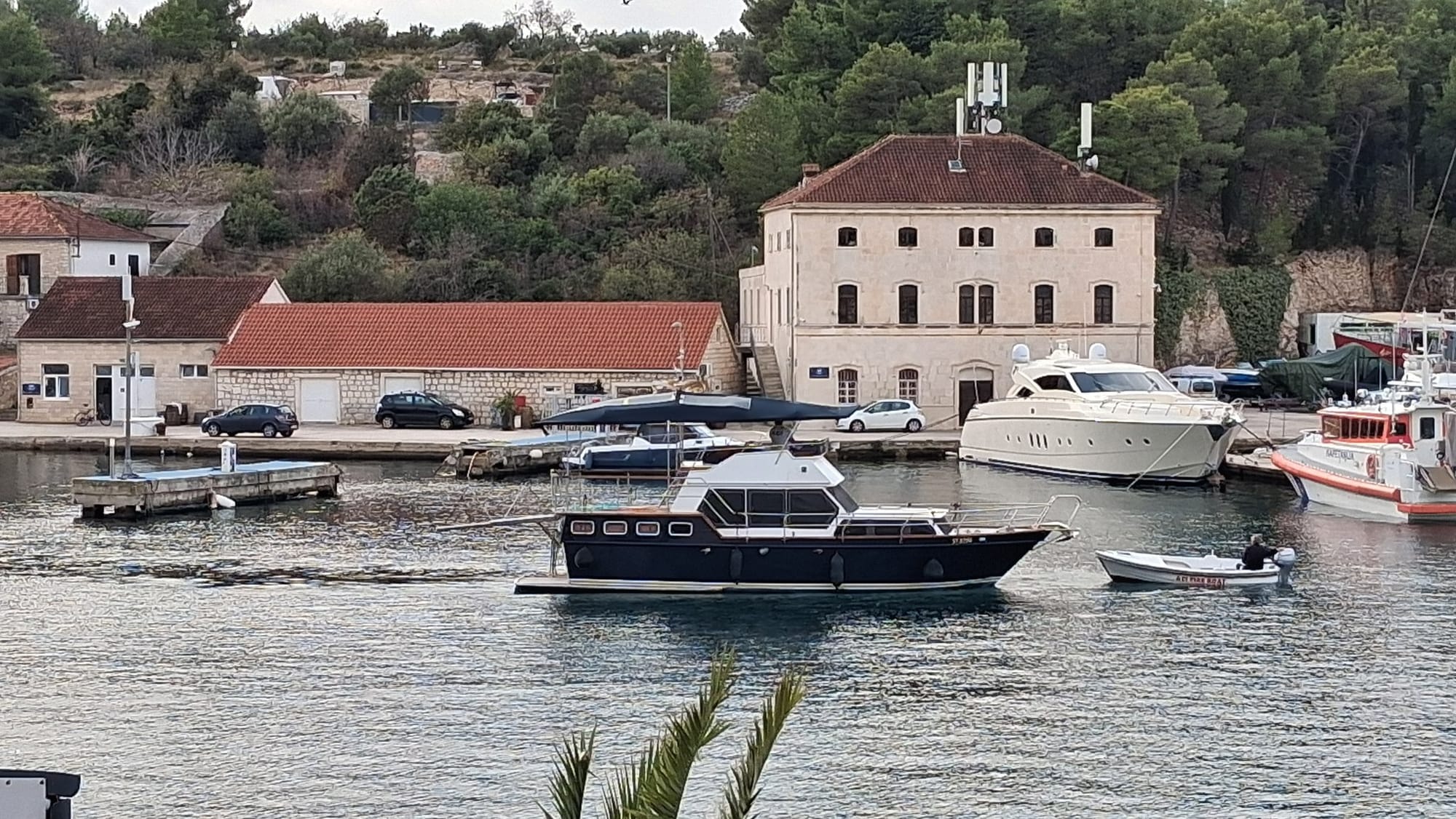 ACI za Morski HR potvrdio: "Urušio se mul u Milni, traje vještačenje"