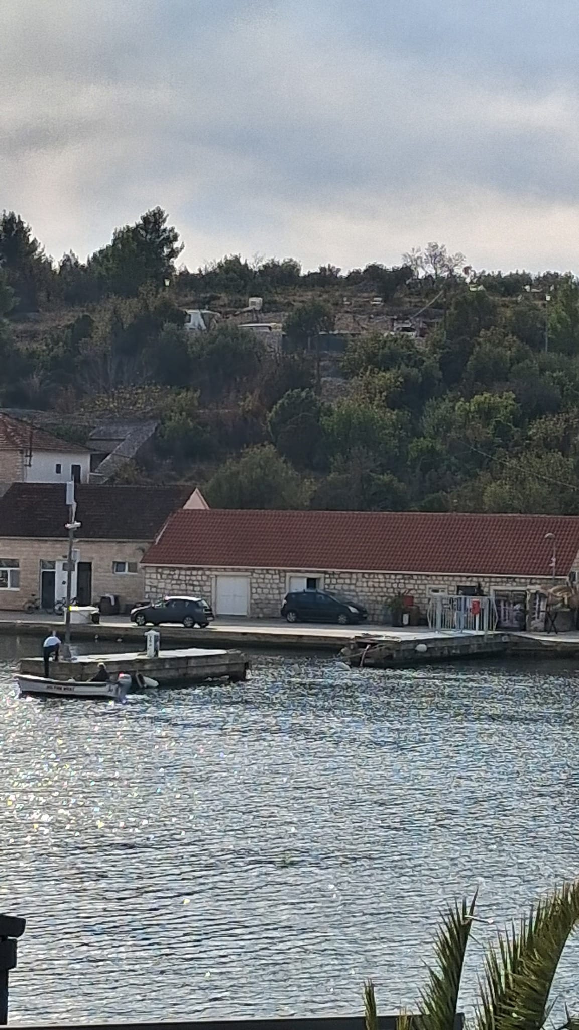 ACI za Morski HR potvrdio: "Urušio se mul u Milni, traje vještačenje"