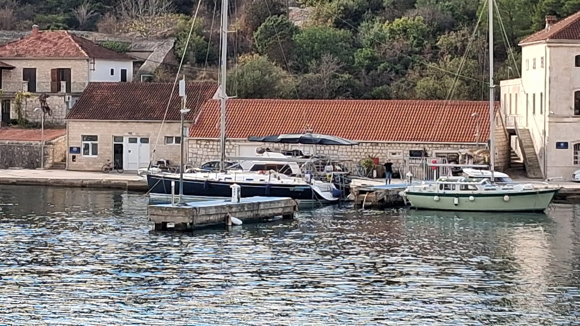 ACI za Morski HR potvrdio: "Urušio se mul u Milni, traje vještačenje"