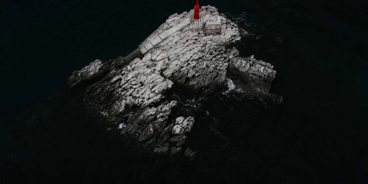 Hrid Mišine kod Murtera: Nautički putokaz u srcu Jadrana