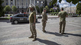 Ukrajinski policajci oteli profesora pred učenicima (VIDEO)