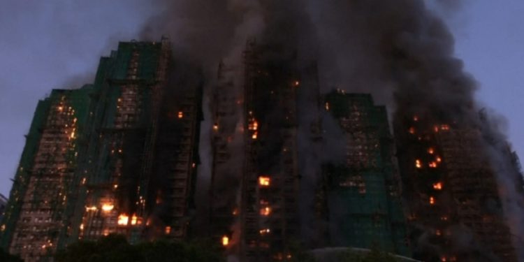 Apokaliptični prizori iz Hong Konga: Raste broj mrtvih u jezivom požaru, više od 200 nestalih