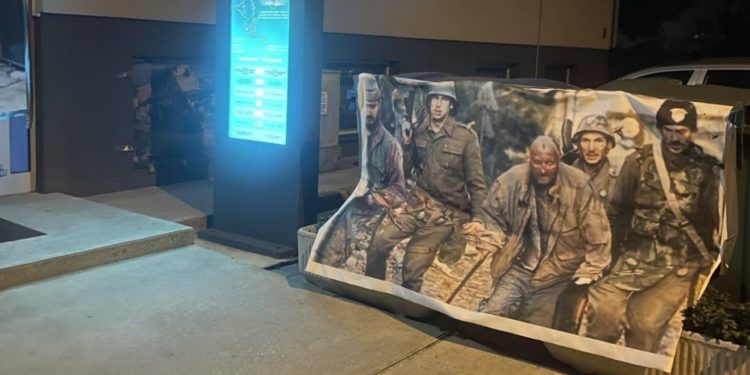 BBB-i polijepili slike četnika po Vukovaru: ‘Neka živi Dinamo i majka Hrvatska’