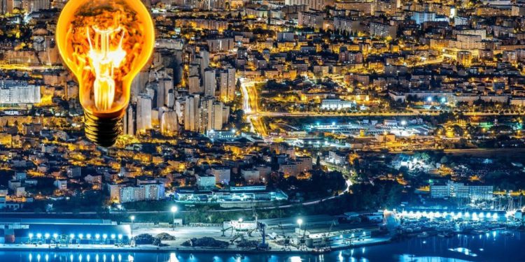 BEZ STRUJE Stižu kiša i jaka južina, brojne splitske adrese ostat će bez električne energije sljedeća dva dana