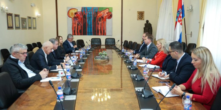 Bilaver s ravnateljima zdravstvenih ustanova o rješavanju lista čekanja i jačanju hitne službe, najavljena dežurstva pedijatara