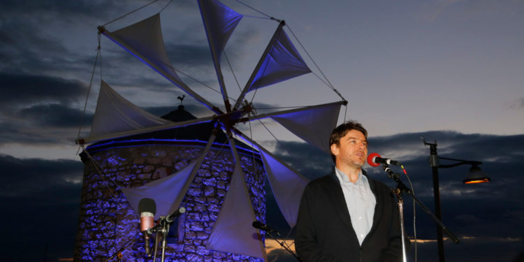 Bio je jedan od najzgodnijih hrvatskih političara i veliki ministar, a sada se više ni ne spominje