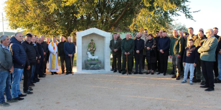 Blagoslovljena novoizgrađena kapelica s kipom sv. Huberta, lovci proslavili blagdan svoga zaštitnika