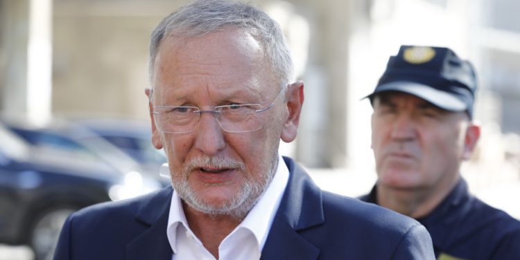 Božinović odjurio u Split: Govorit će o najavljenom prosvjedu Torcide