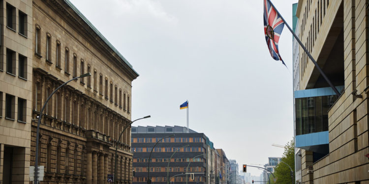 Britanija u oskudici rasprodaje veleposlanstva – Politico – RT World News