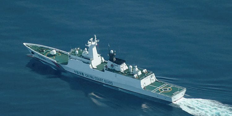 Brodovi kineske obalne straže patroliraju kroz sporne vode otočja Senkaku