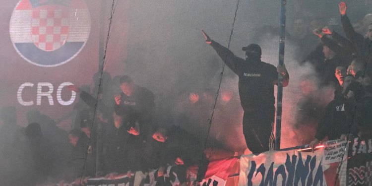 Čelnik najveće hrvatske stranke u Crnoj Gori šokiran ponašanjem navijača Vatrenih: ‘Ovo je skandalozno, sramote nas!’