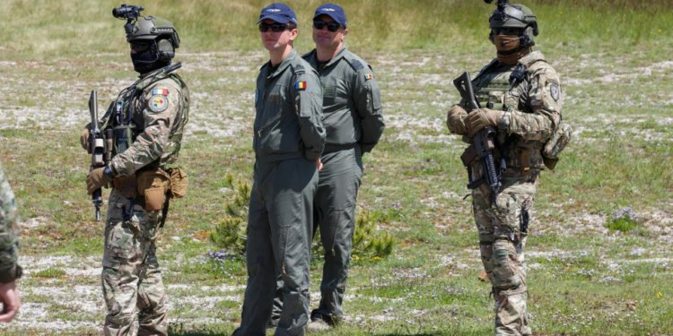 Cijeli mjesec vježbe na vojnom poligonu kod Knina. Izdana su važna upozorenja za sve građane