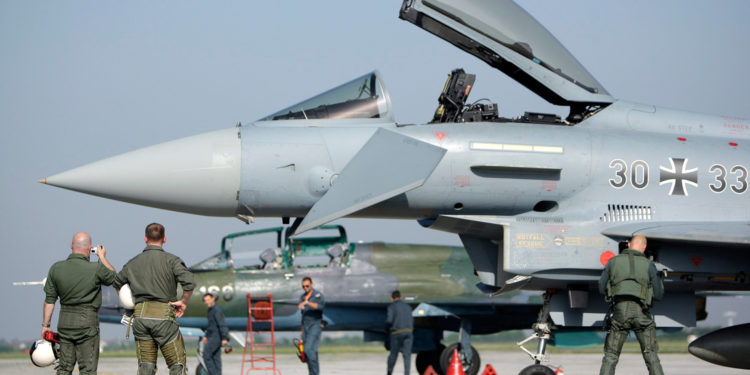 Članica EU i NATO-a digla borbene avione zbog upada drona: ‘Nestao je s radara’