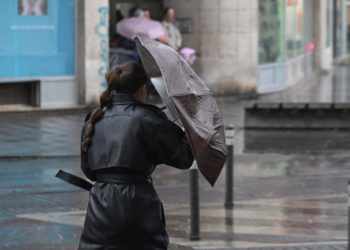 DHMZ izdao upozorenja: Snažni udari vjetra i oštar pad temperature zahvatit će cijelu Hrvatsku