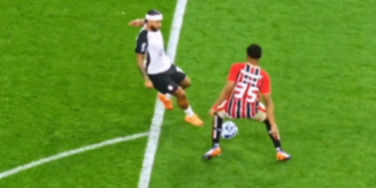 Depay, kakva magija! Tunel iz ovog ugla je užitak