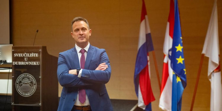 Dubrovačko rentijerstvo? Ne treba ljudima zabraniti da rade, ali treba smanjiti doživljaj oko profita