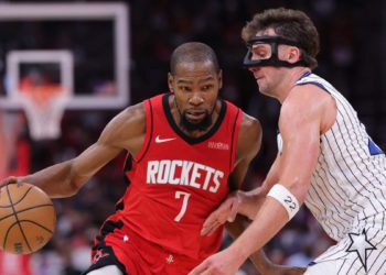 Durant (35) se uzbuđuje i vuče Houston. Sve lako za Golden State, Dallas se trese