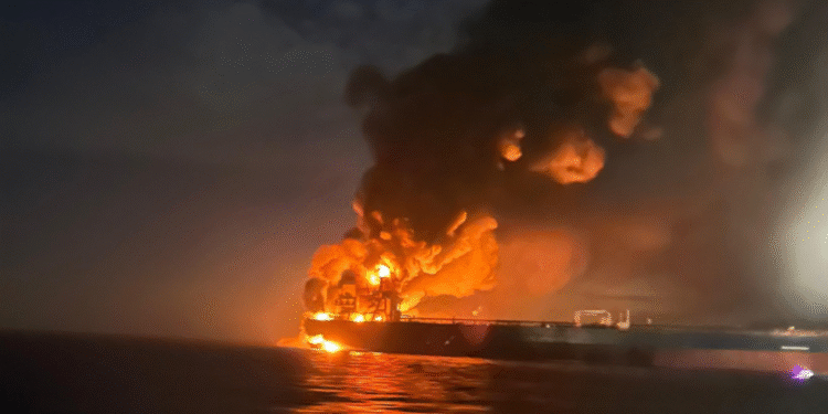 Dva sankcionirana tankera pogođena ‘eksplozijama’ – Türkiye — RT World News