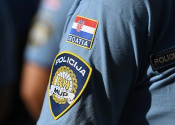 Dvojica policajaca neovlašteno raspolagali novcem i imovinom osobe s invaliditetom: jedan pritvoren, drugi prijavljen