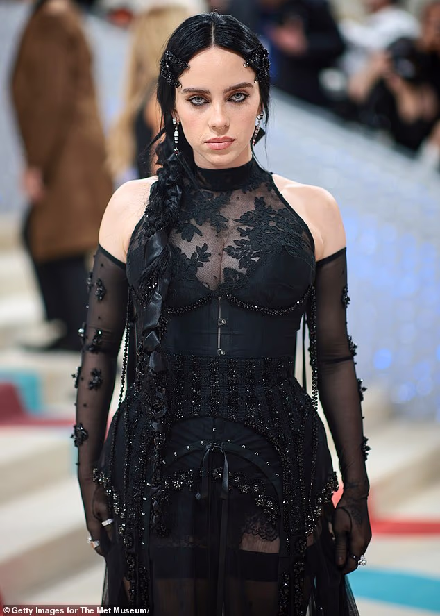 Elon Musk ismijava inteligenciju Billie Eilish nakon što ga je u eksplozivnom govoru nazvala ‘patetičnom kukavicom’