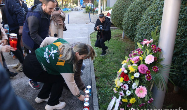 FOTO/VIDEO Zdravstveni djelatnici poručili: Ili aneks ili blokada prometnica i šator pred Vladom HNŽ
