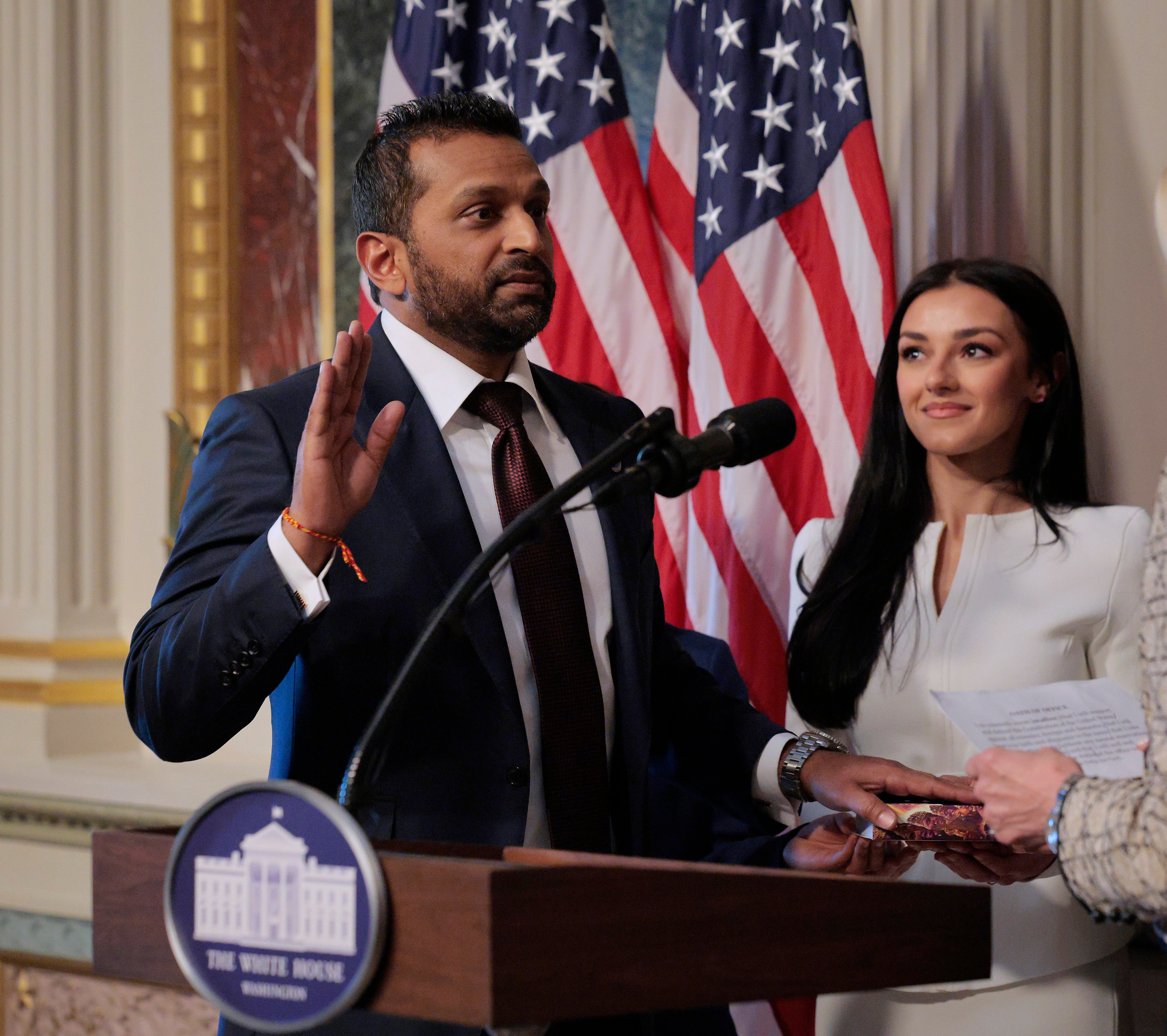 Ravnatelj FBI-a Kash Patel oštro se osvrnuo na kritike s kojima se suočava jer je koristio vladin zrakoplov kako bi vidio svoju djevojku Alexis Wilkins kako nastupa na hrvačkom natjecanju