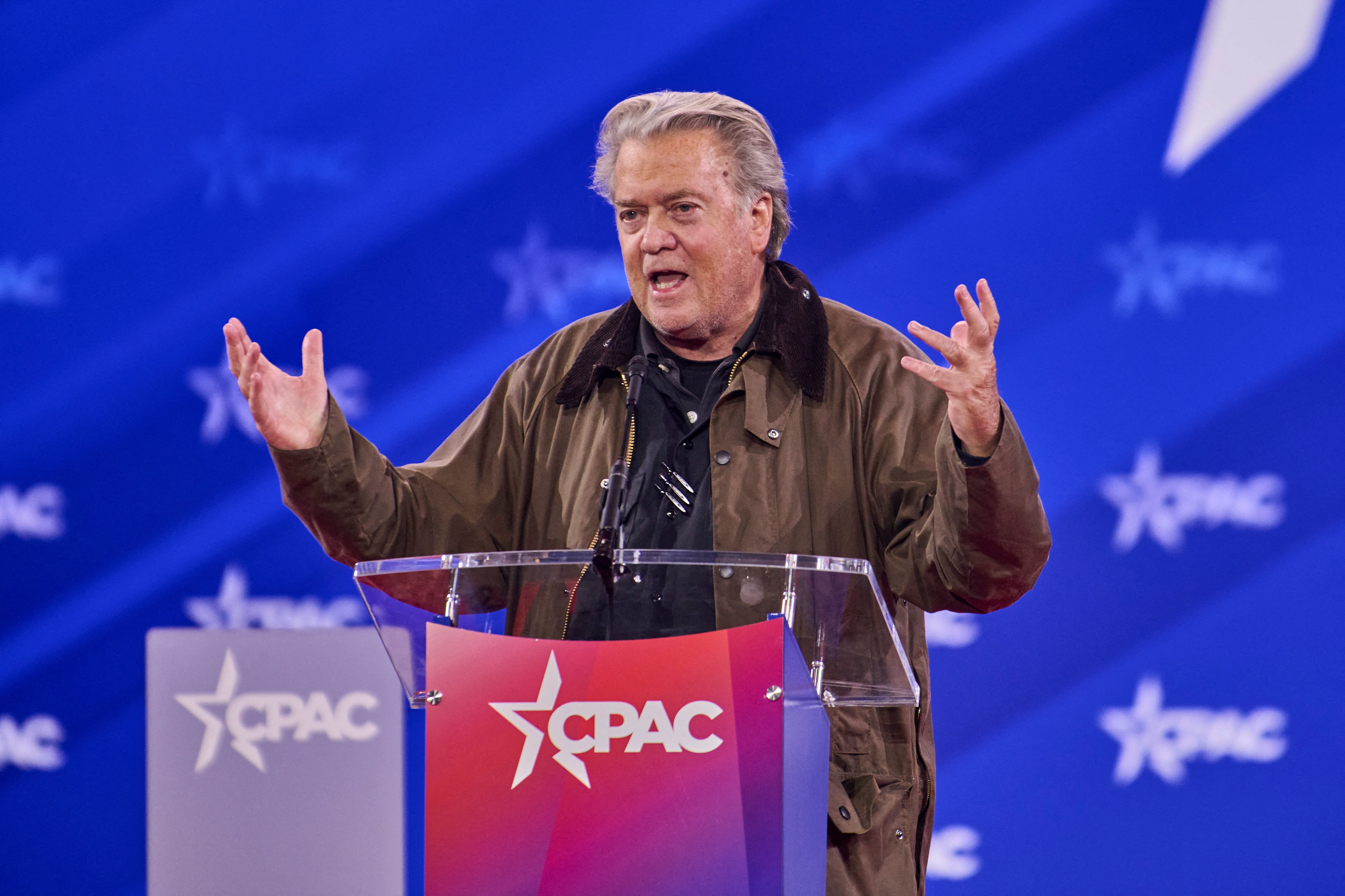 Steve Bannon pisao je e-poštom s Epsteinom tijekom Trumpova prvog mandata, samo godinu dana prije nego što je milijarder trgovac ljudima umro u federalnom pritvoru