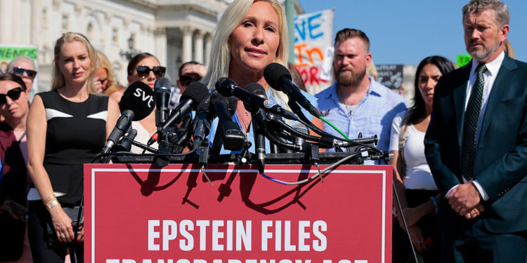 Glavni saveznik MAGA-e ispričava se za ‘toksičnu ulogu’ u politici — RT World News