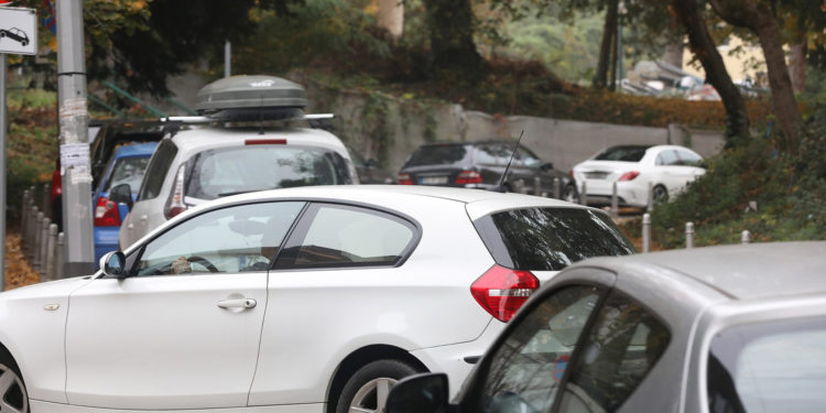 Grad Zagreb na dražbi prodaje automobile: Najjeftiniji od 300 eura