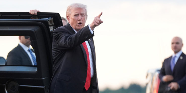 Imamo dovoljno nuklearnih bombi da dignemo svijet u zrak 150 puta – Trump – RT World News