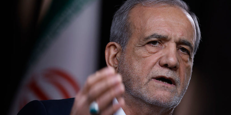 Iran obećava da će obnoviti nuklearna postrojenja nakon zapadnih zračnih napada — RT World News