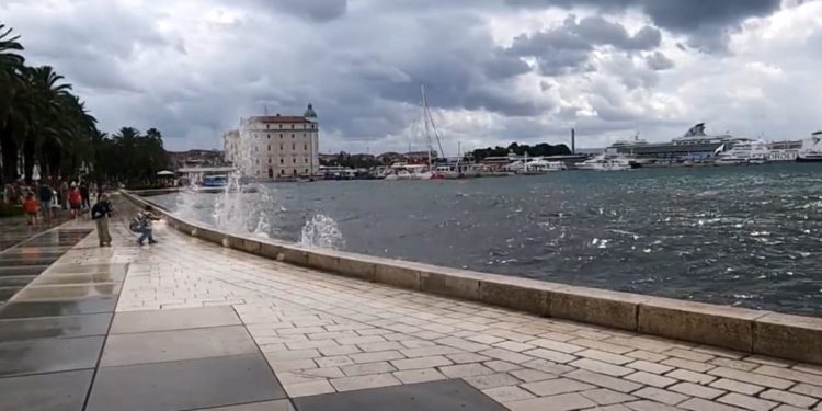 Jako jugo u okretanju na oštro i lebić