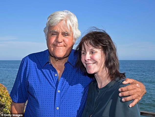 Jay Leno daje dirljivu primjedbu o brizi za suprugu Mavis nakon 45 godina braka usred srceparajuće ‘napredne’ dijagnoze demencije