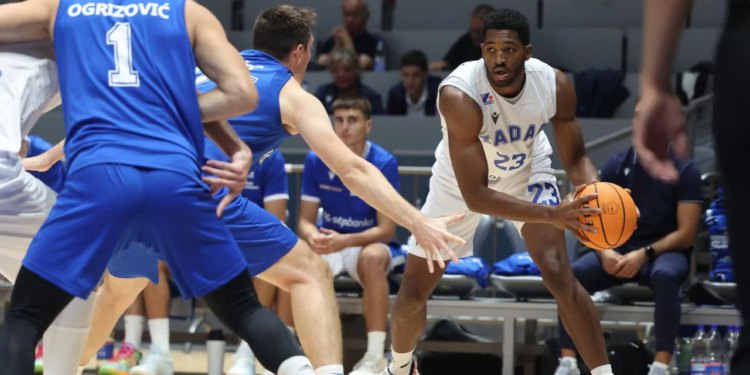 Jayden Martinez nije bio u Šibeniku, bliži li se kraj suradnje između Amerikanca i KK Zadar?